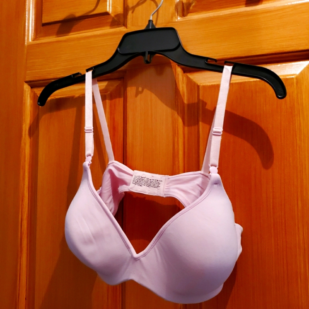 Bra barely there by Maidenform underwire 38c # 85 4104 ;  854104